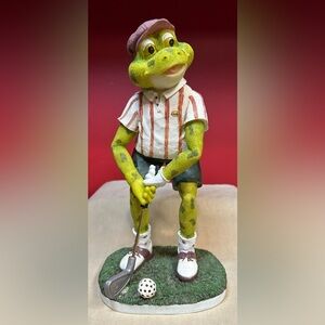 Mr Frog Goes Golfing Resin Figurine Statue Approximately 5.25”x4.25”x10.5” Putt